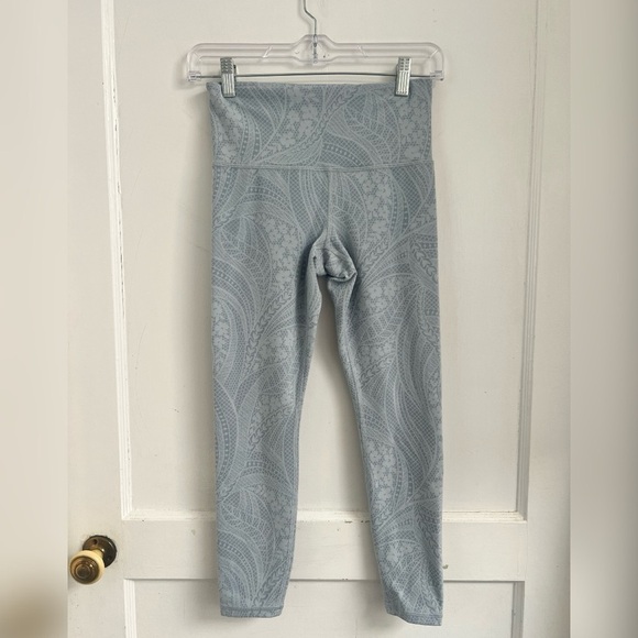 Athleta Elation Textured Tight
Dreamweaver Blue Star Active Women's Size XS - Picture 1 of 3